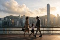 香港投资移民获批后怎么办？新CIES续签一次给几年、怎么走7年永居，一张时间线讲明白