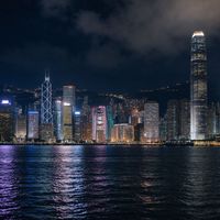 两年3166宗申请、950亿港元进场：香港新资本投资者入境计划，3000万门槛还值不值